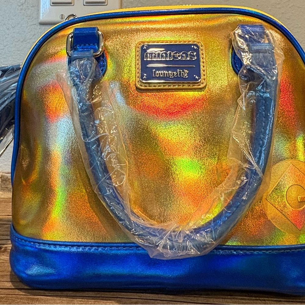 Loungefly Minions Hardtag Crossbody Shoulderbag, Gold/Blue, BNWT